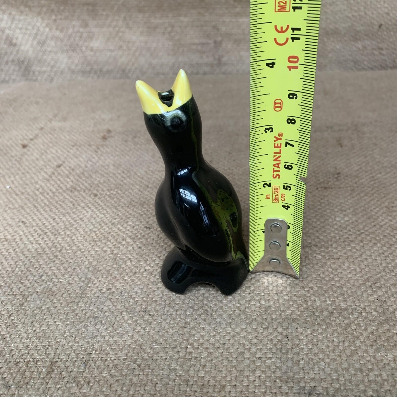 Vintage Pie Funnel / Blackbird - Farmhouse - Cottage