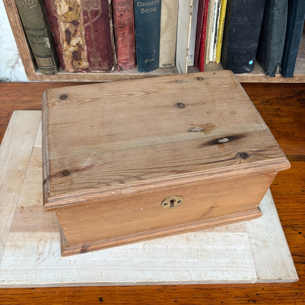 Vintage Pine Box - Farmhouse - Cottage - Storage