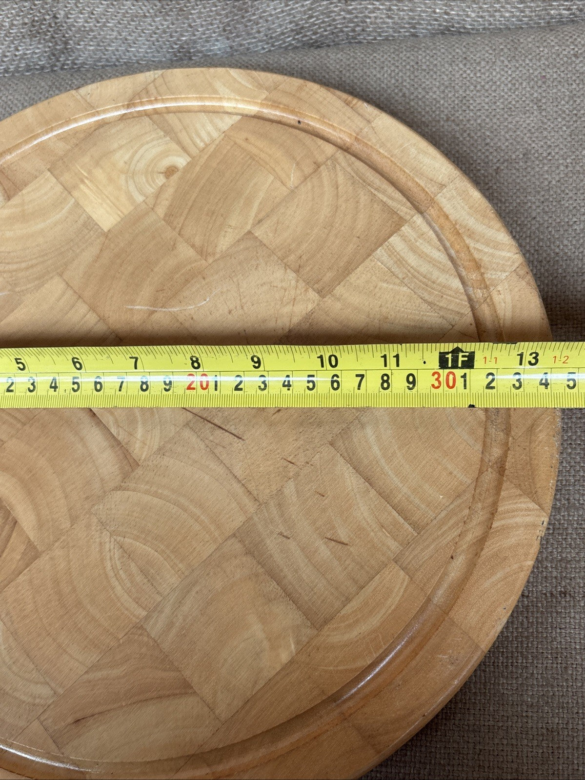 Round Wooden Chopping Block / Cutting Board - Kitchenalia - Farmhouse - Cottage