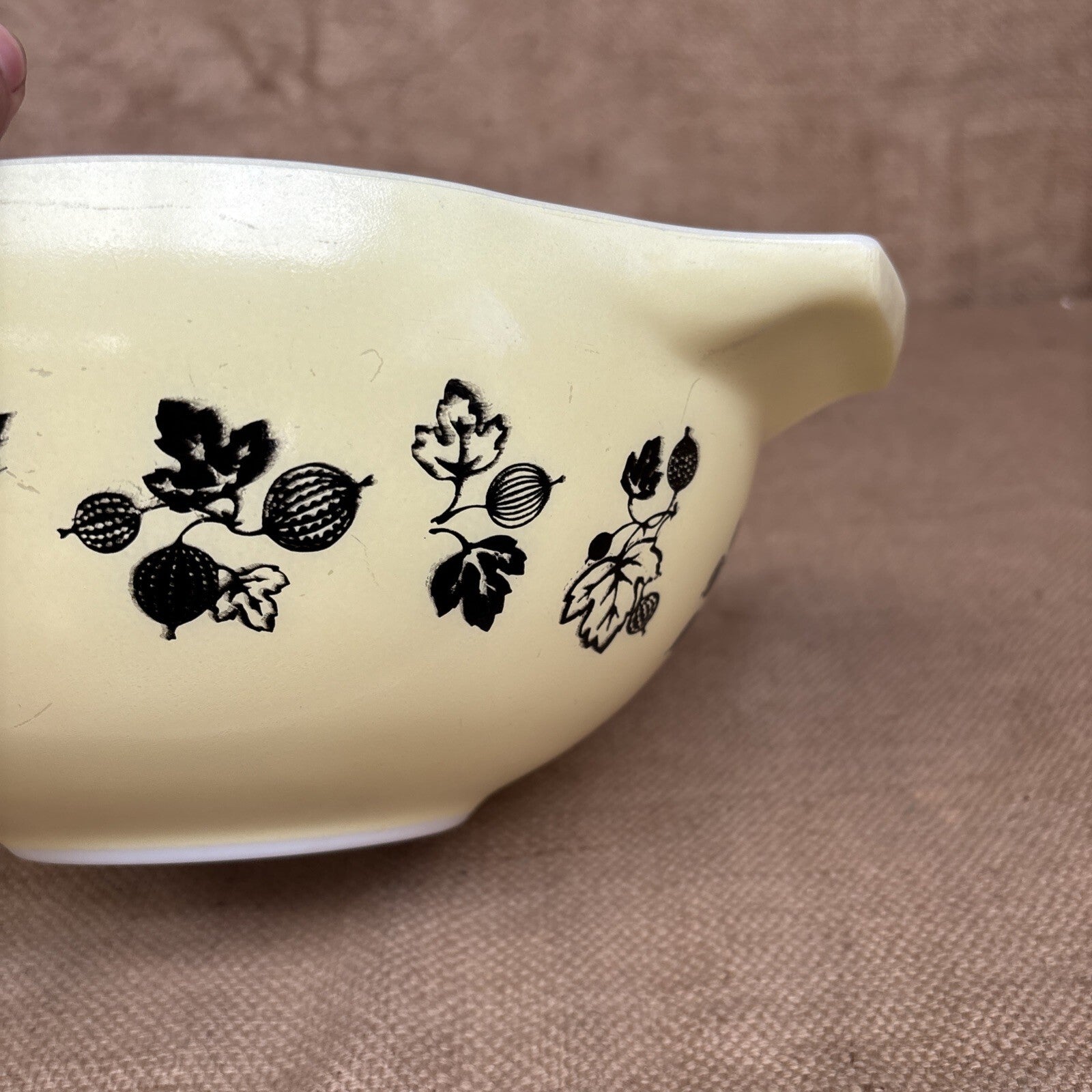Vintage Pyrex Gooseberry Yellow and Black Cinderella Mixing Bowl 33cm Good Cond