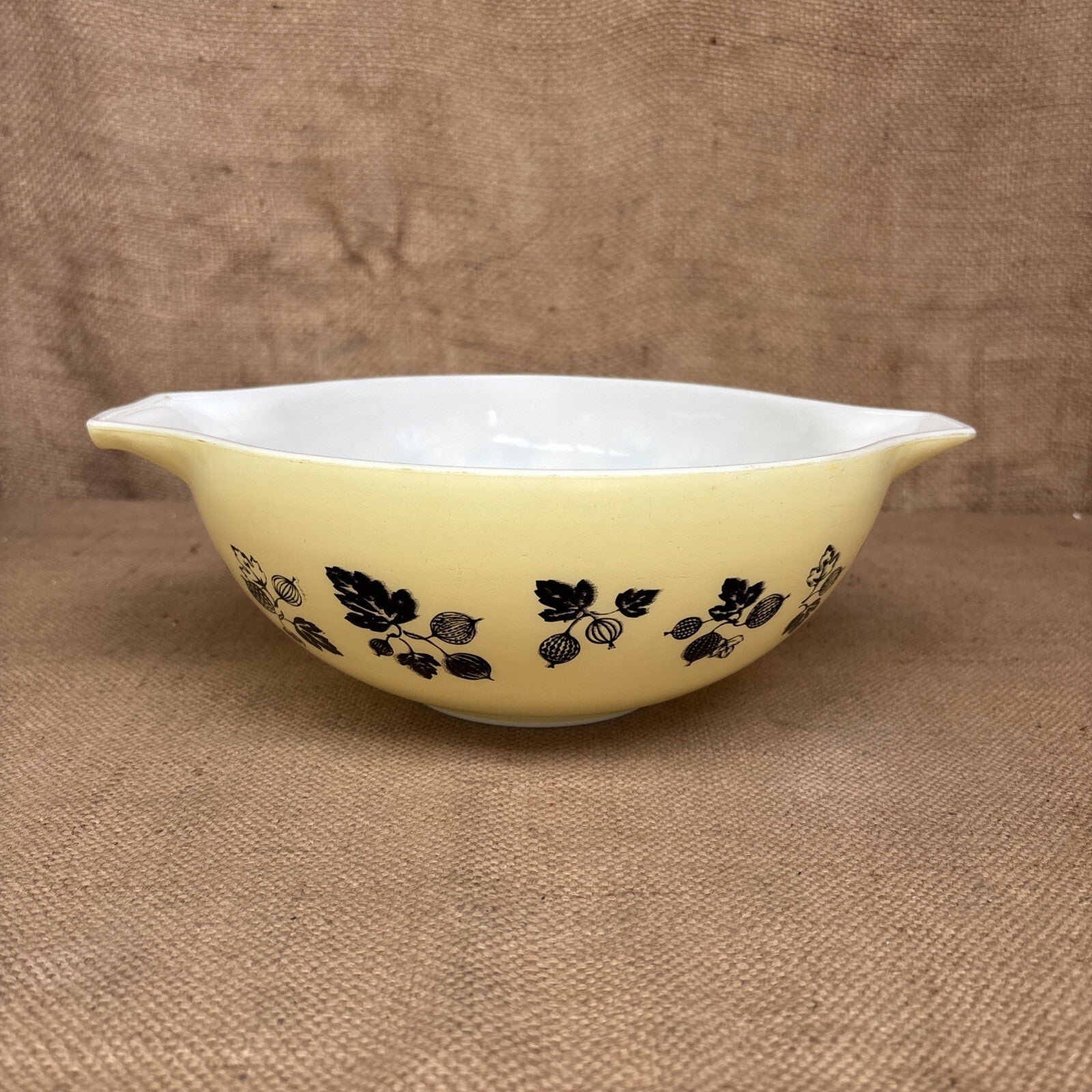 Vintage Pyrex Gooseberry Yellow and Black Cinderella Mixing Bowl 33cm Good Cond