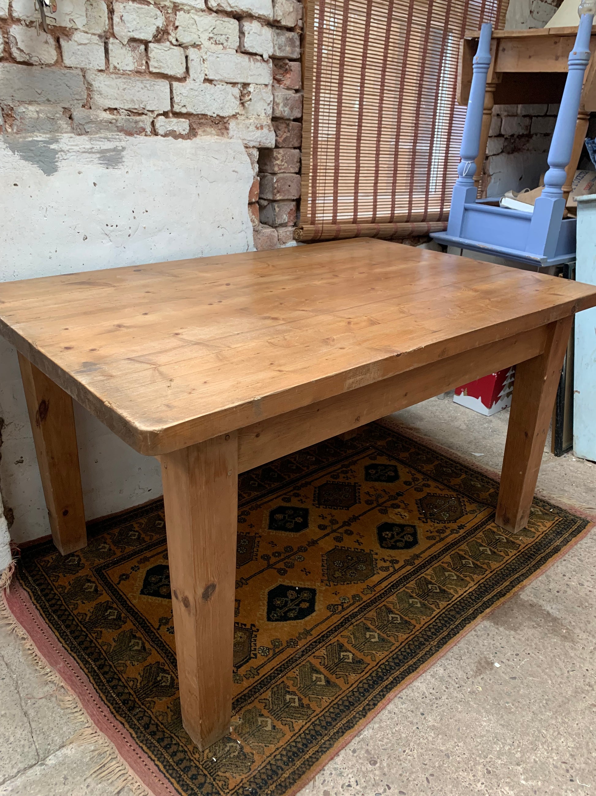 Pine Kitchen Table / Farmhouse / Cottage / Sits 6 / Rustic Kitchen