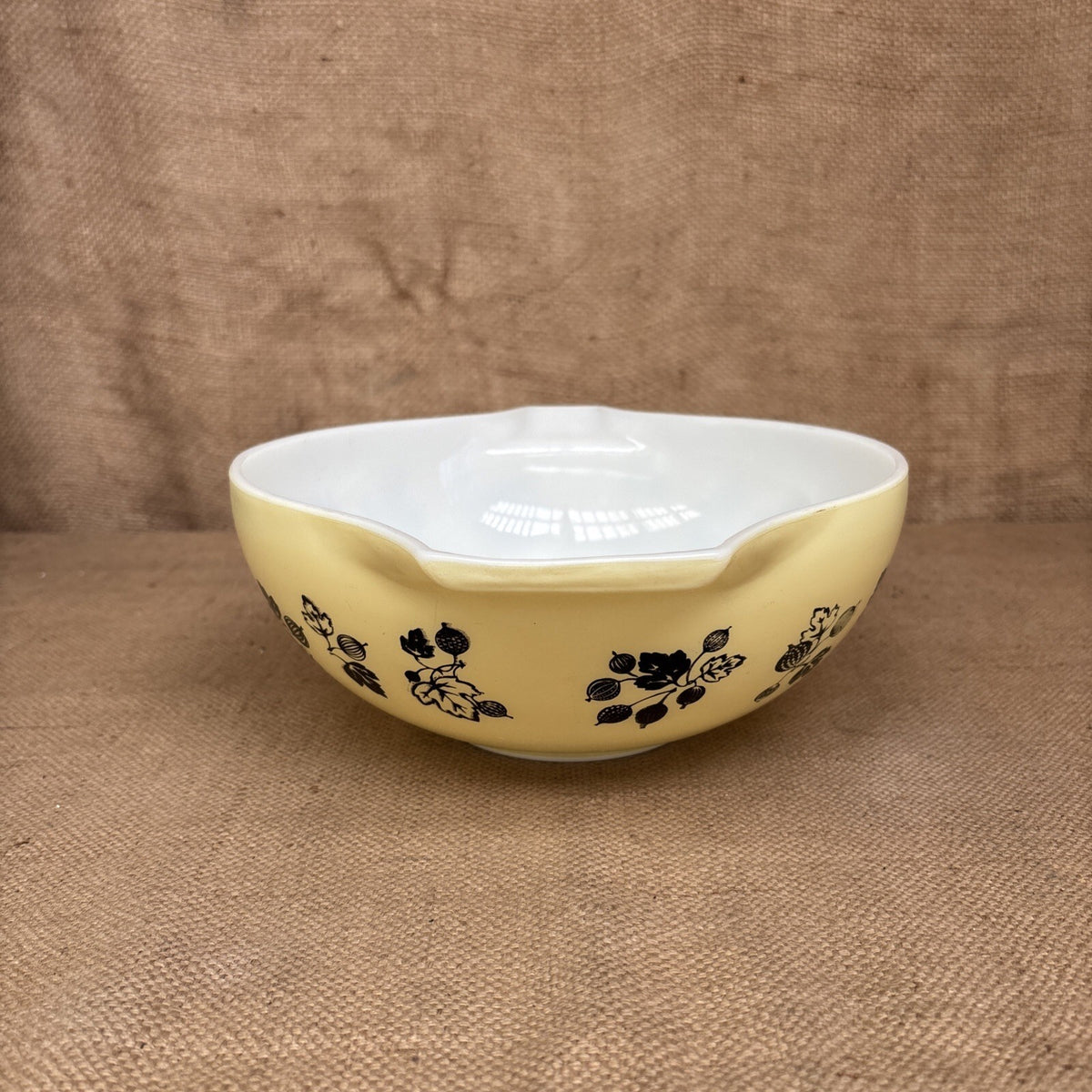 Vintage Pyrex Gooseberry Yellow and Black Cinderella Mixing Bowl 33cm Good Cond