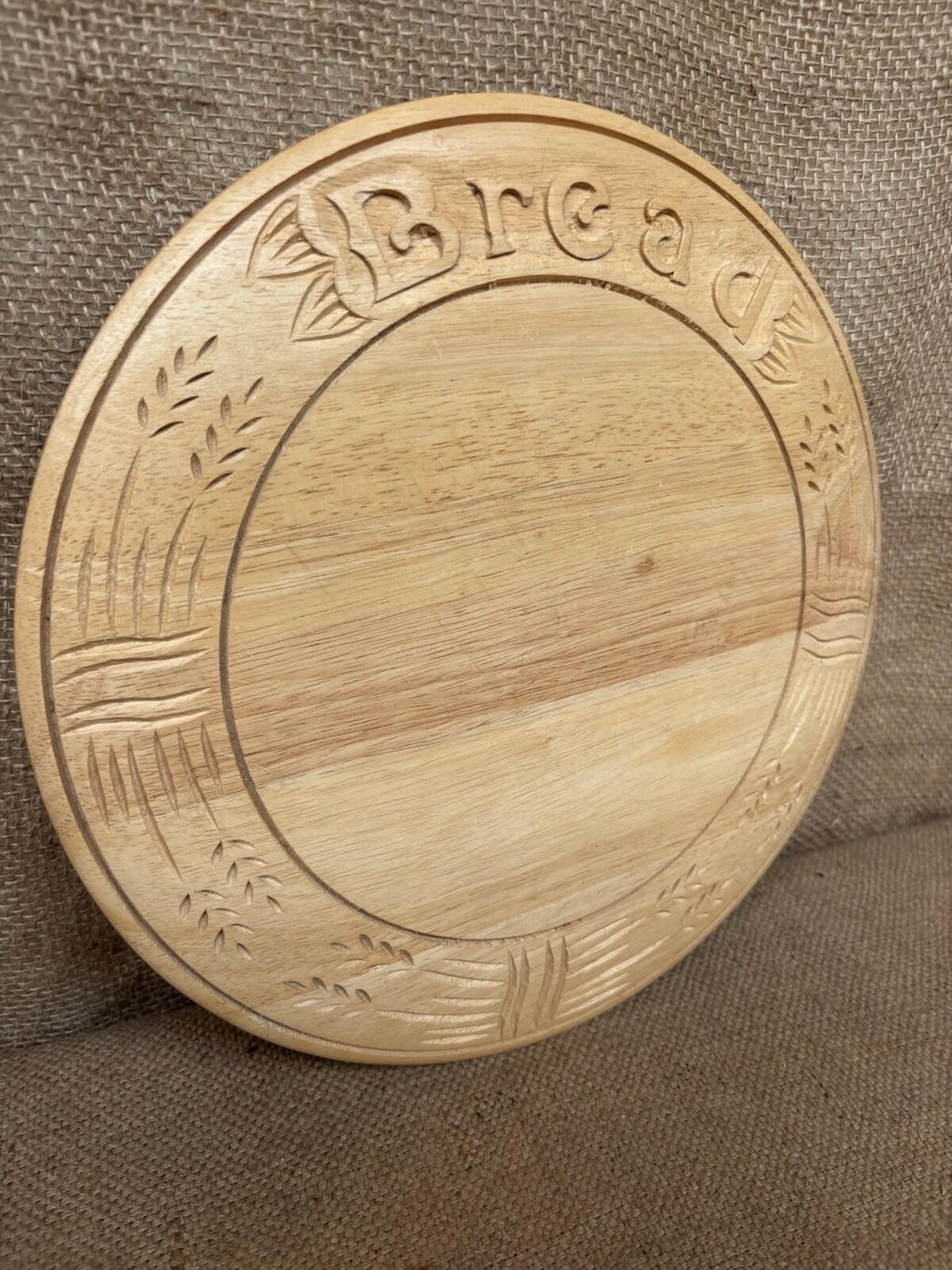 Round Carved Bread Board Kitchenalia - Farmhouse - Cottage Kitchen