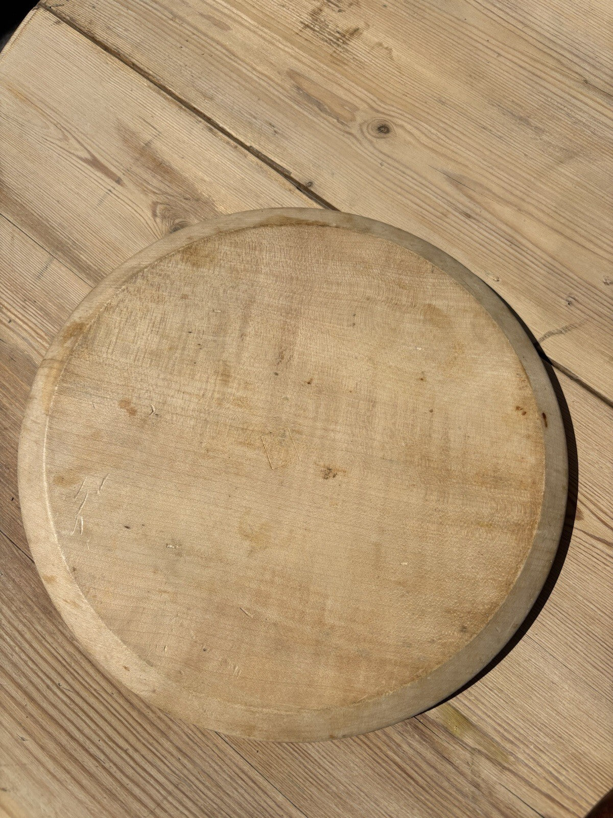 Vintage Carved Bread Board Acorn - English Kitchenalia - Farmhouse - Vintage