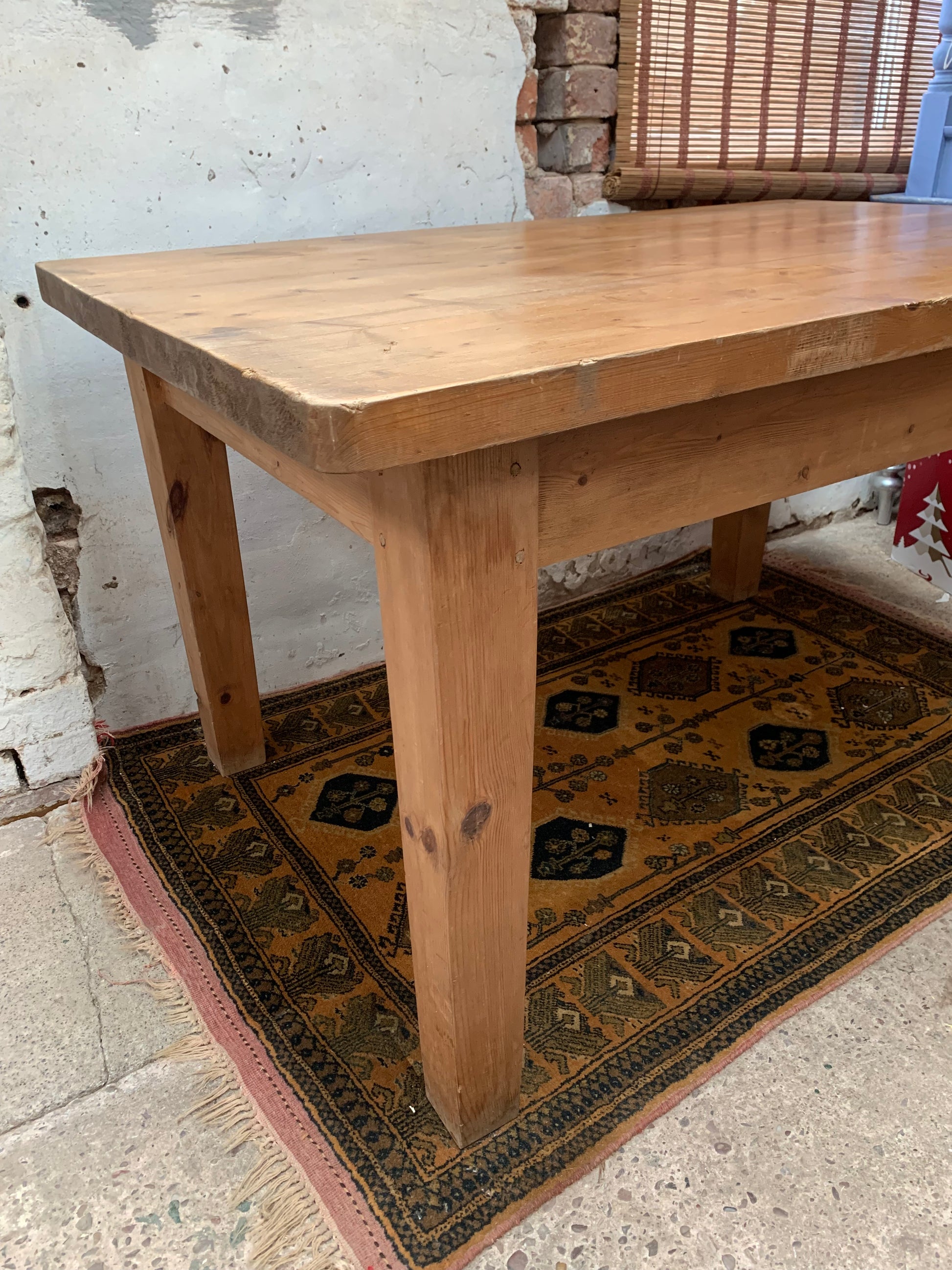 Pine Kitchen Table / Farmhouse / Cottage / Sits 6 / Rustic Kitchen