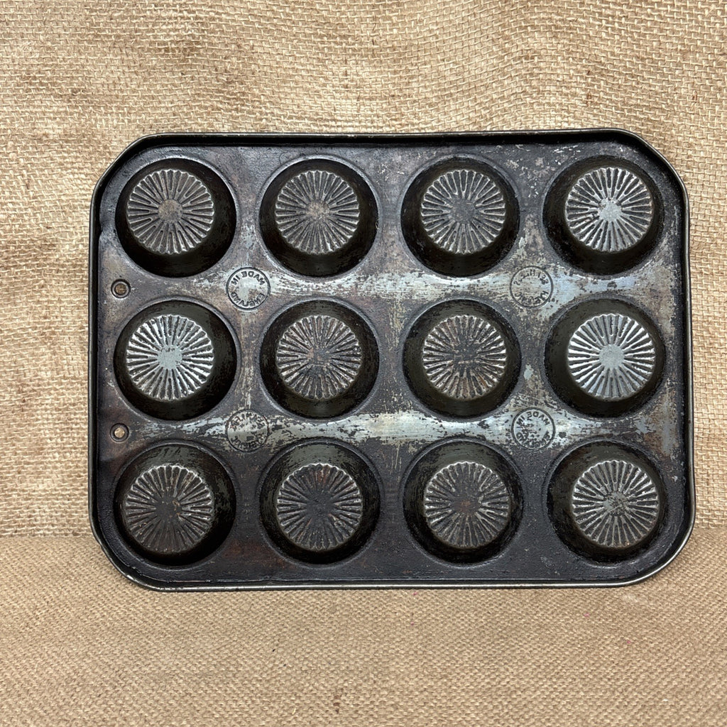 Vintage Seamless Hygienic Metal Baking Tin - patterned - Kitchenalia - Tart