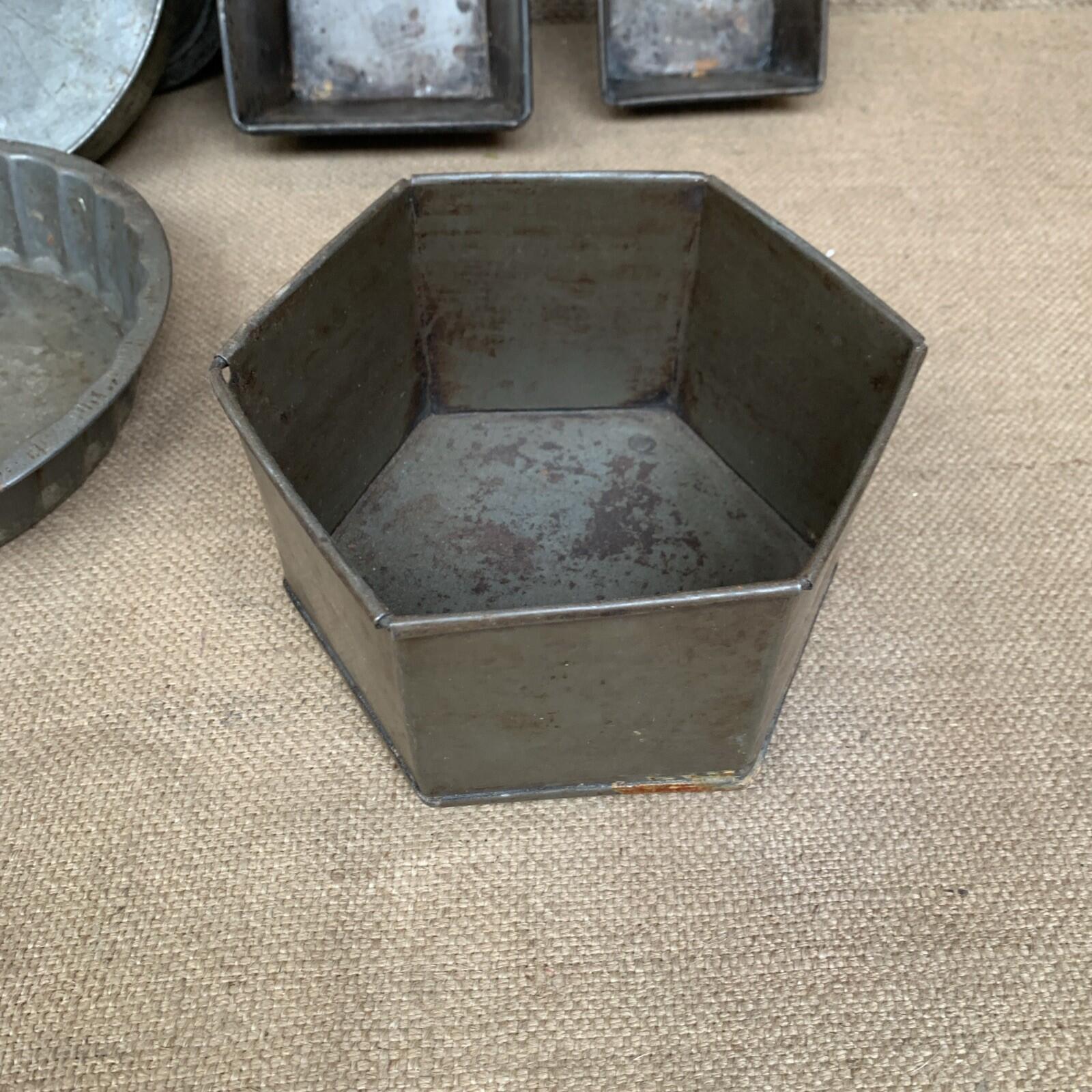 Vintage Cake Tins Joblot - Kitchenalia - Farmhouse - Cottage Kitchen -