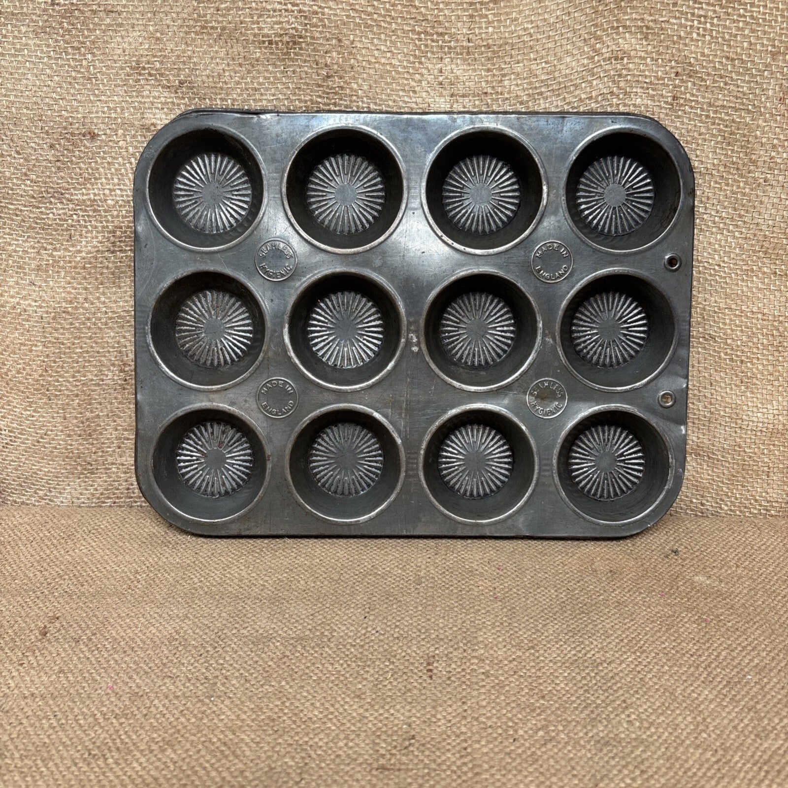 Vintage Seamless Hygienic Metal Baking Tin - patterned - Kitchenalia - Tart