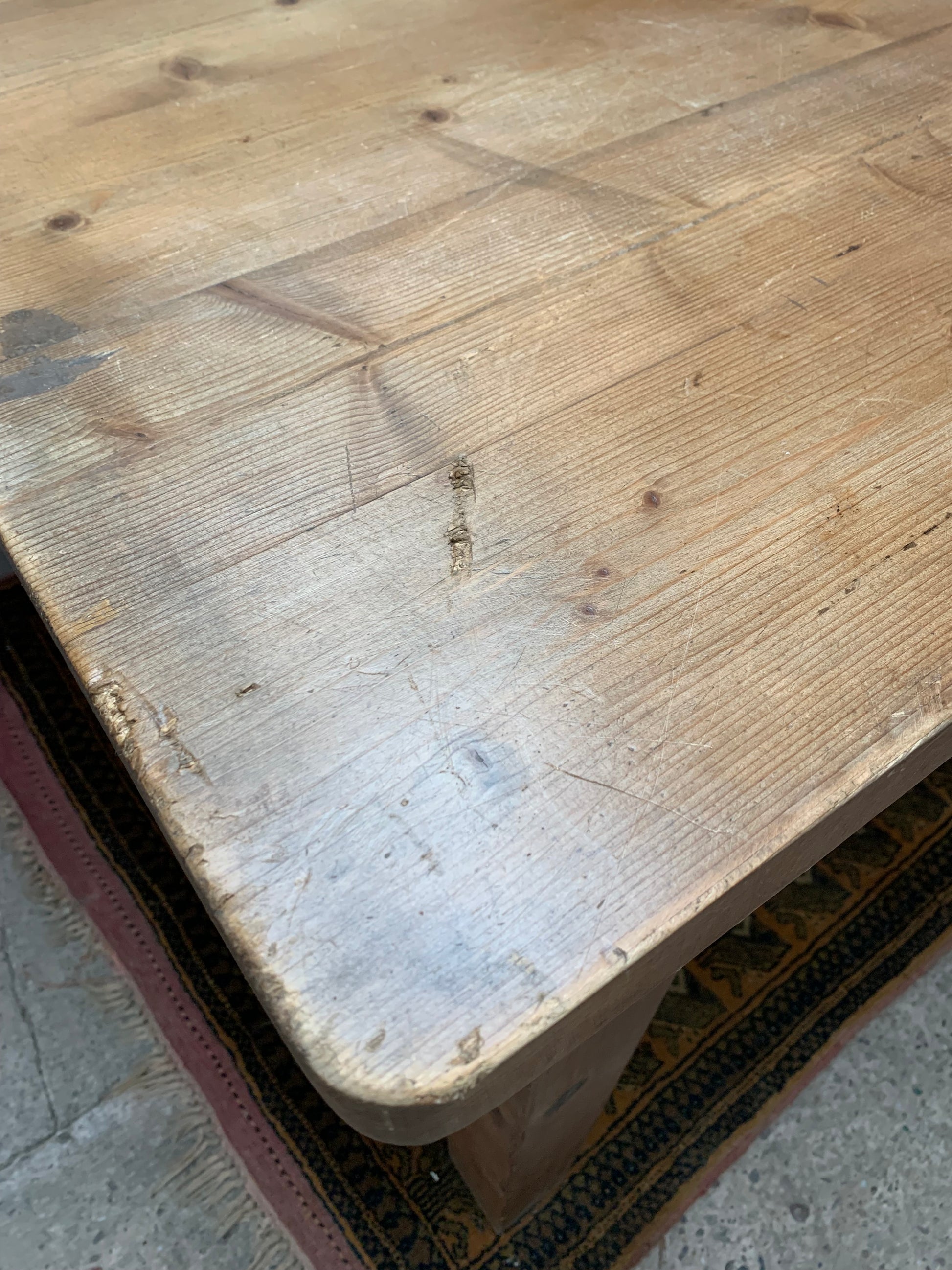 Pine Kitchen Table / Farmhouse / Cottage / Sits 6 / Rustic Kitchen