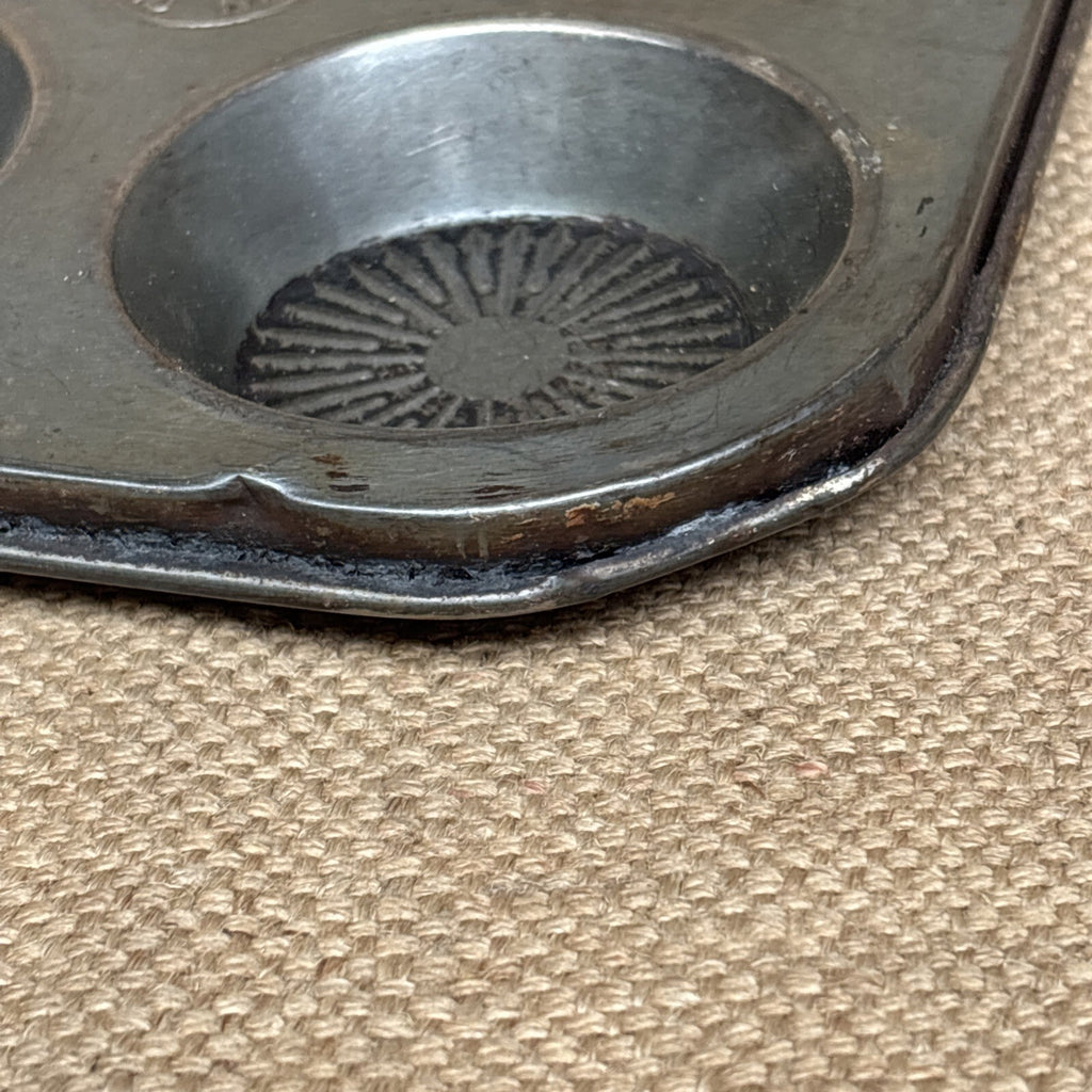 Vintage Seamless Hygienic Metal Baking Tin - patterned - Kitchenalia - Tart