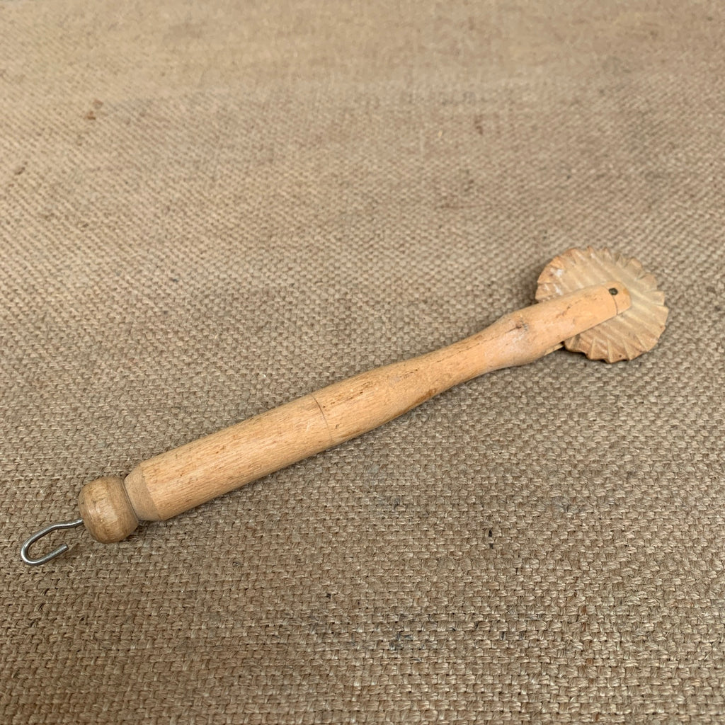 Vintage Wooden Handled Pastry Dough Pie Crust Crimper