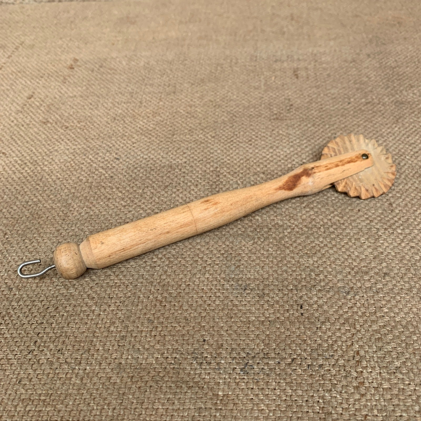 Vintage Wooden Handled Pastry Dough Pie Crust Crimper