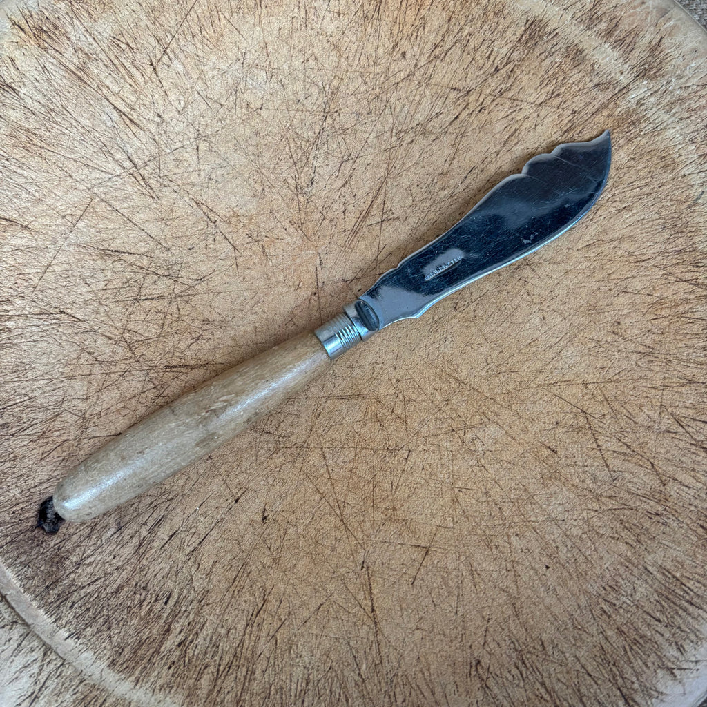 Vintage Butter Knife - Wooden Carved Handle - Sandwich