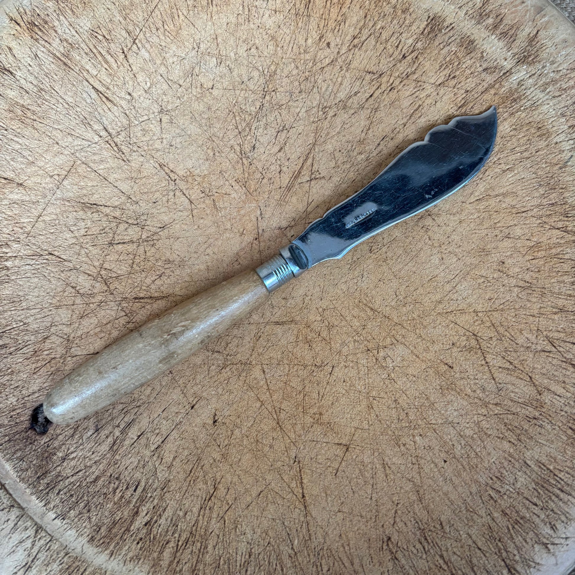 Vintage Butter Knife - Wooden Carved Handle - Sandwich