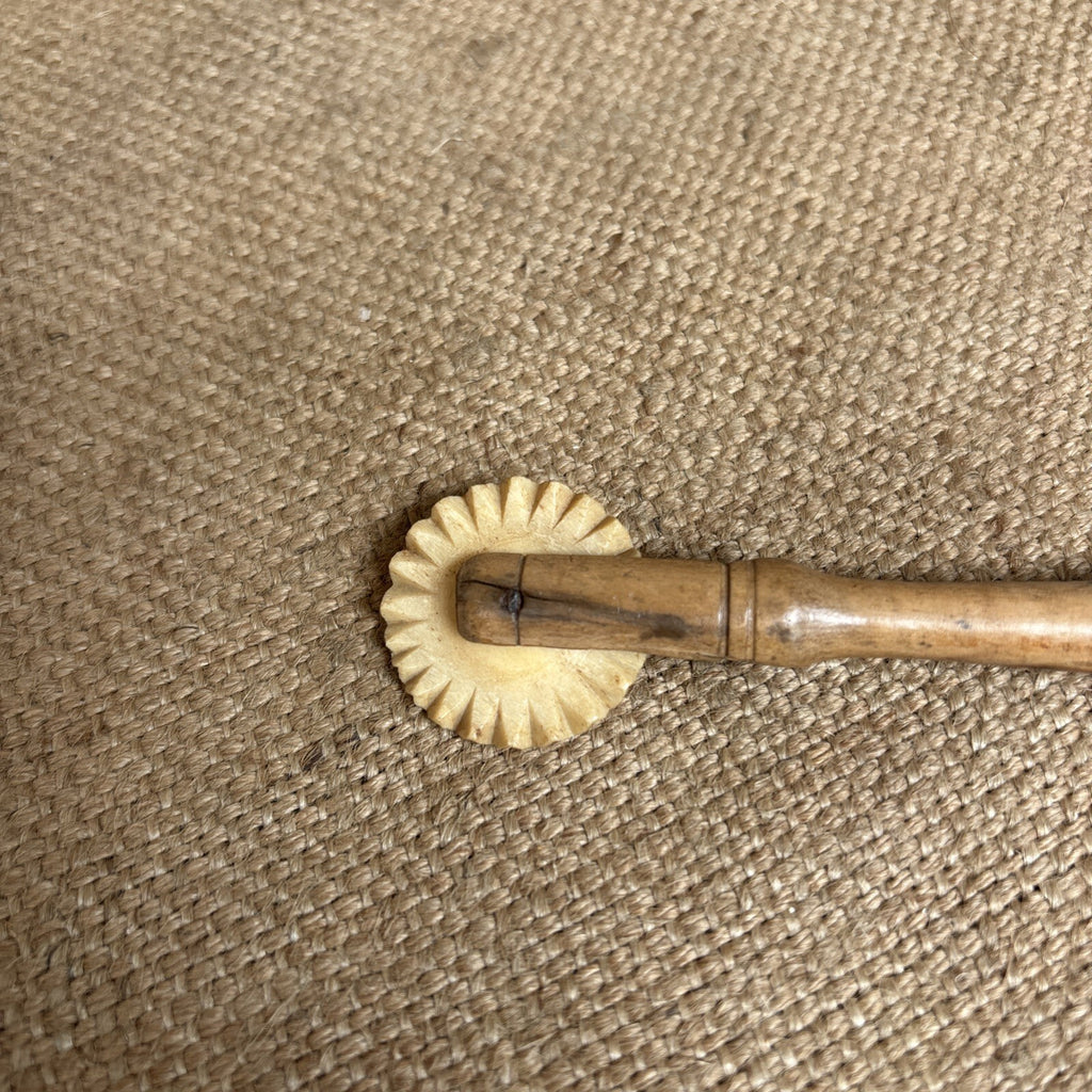 Vintage Wooden Handled Pastry Dough Pie Crust Crimper - Farmhouse - Cottage
