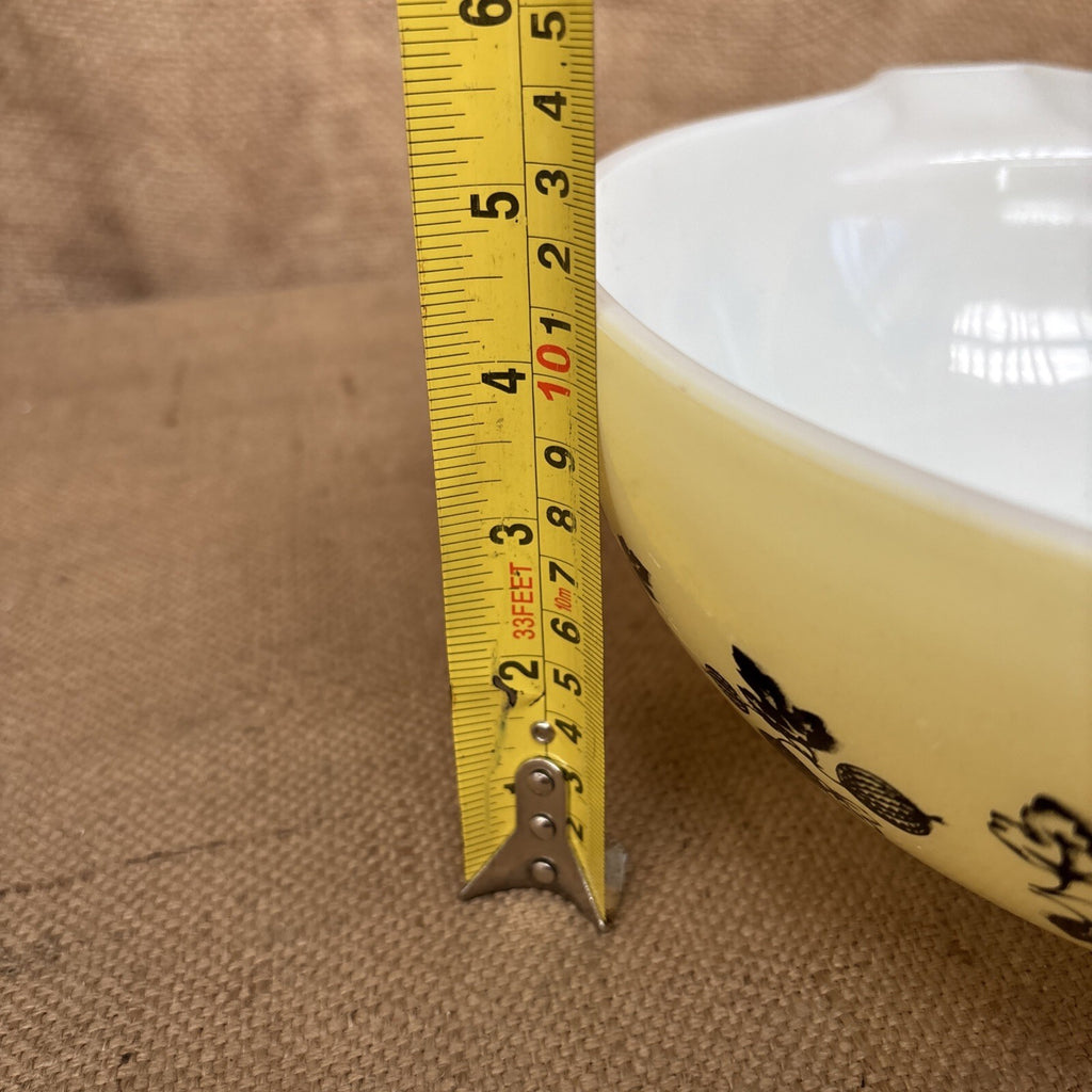 Vintage Pyrex Gooseberry Yellow and Black Cinderella Mixing Bowl 33cm Good Cond