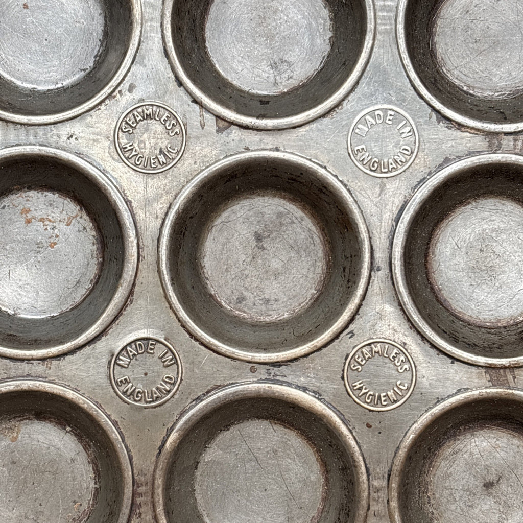 Vintage Seamless Hygienic Metal Baking Tin - Cake - Muffin - Tart - Kitchenalia