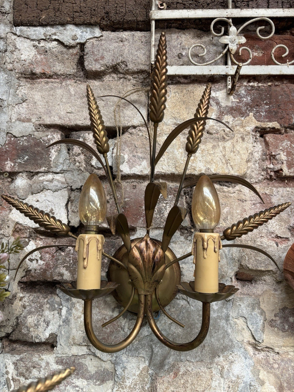 A Pair of Vintage Wheat Ear Design Wall Lights, Esconces
