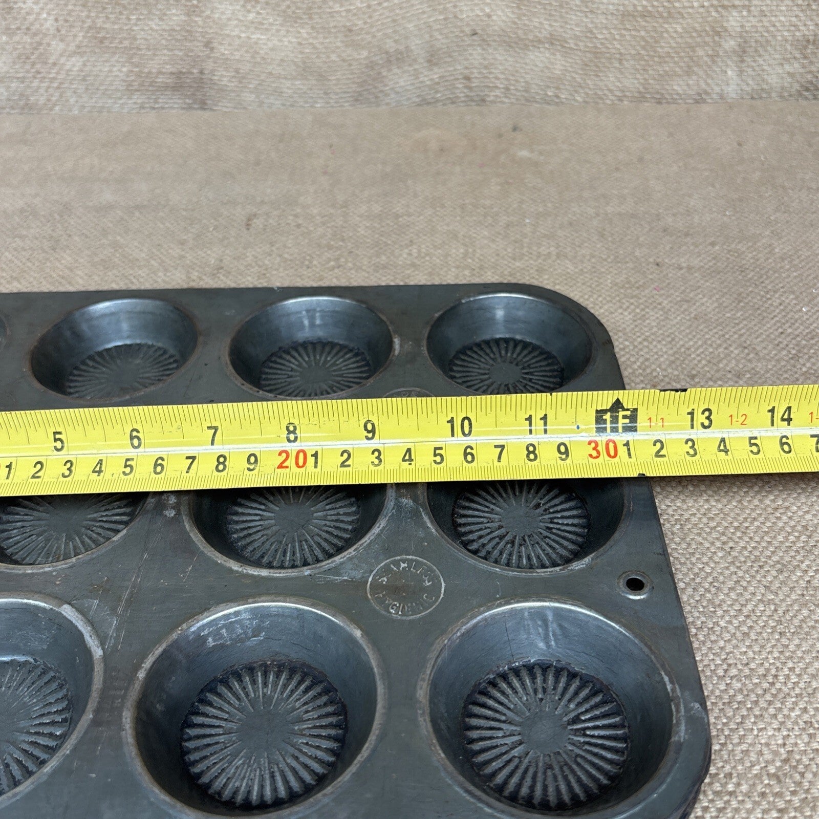 Vintage Seamless Hygienic Metal Baking Tin - patterned - Kitchenalia - Tart