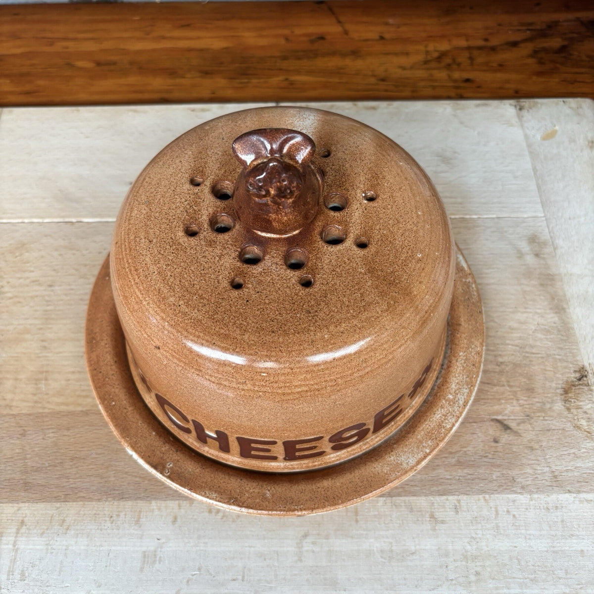 Vintage Large Cheese Dish With Mouse - Piggery Pottery Epworth - Farmhouse
