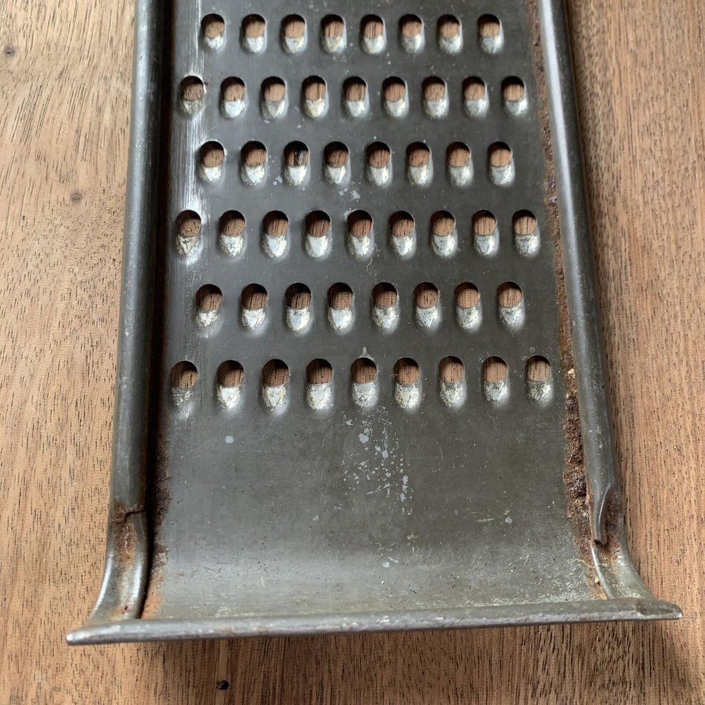 Vintage Grater - The Wonder Shredder - Farmhouse Kitchenalia - Cottage - Kitchen