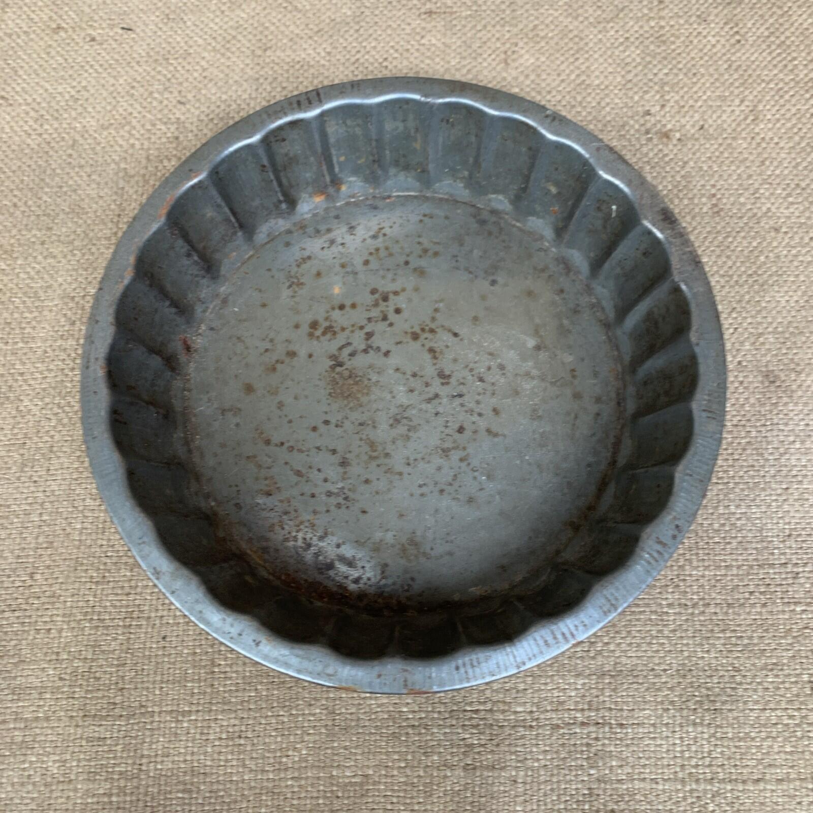 Vintage Cake Tins Joblot - Kitchenalia - Farmhouse - Cottage Kitchen -